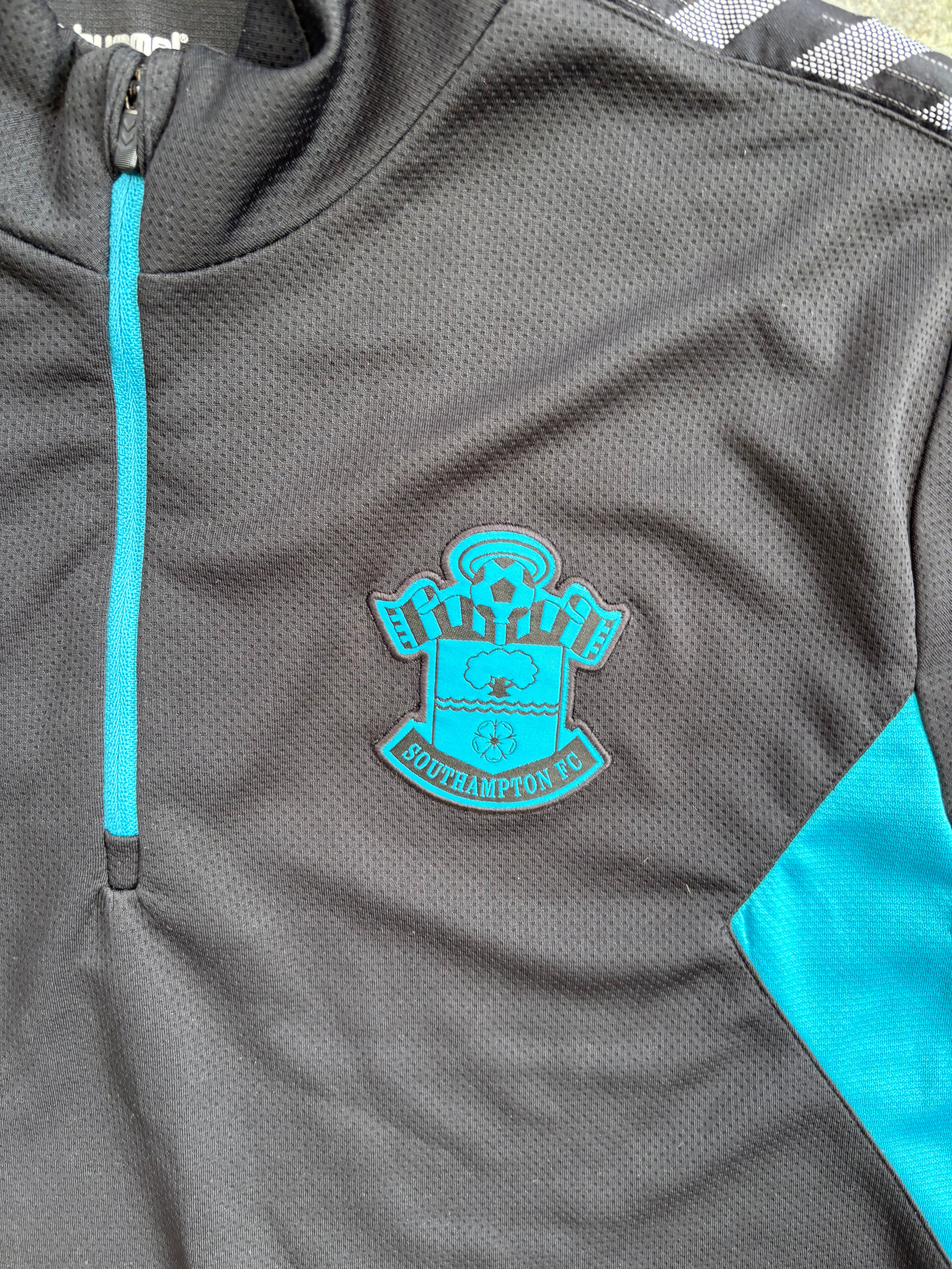 Southampton 2023-2024 Hummel Training 1/4 Zip Training Top